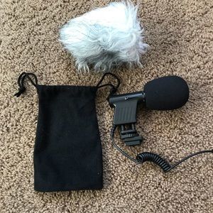 Movo Shotgun Microphone with Windscreen